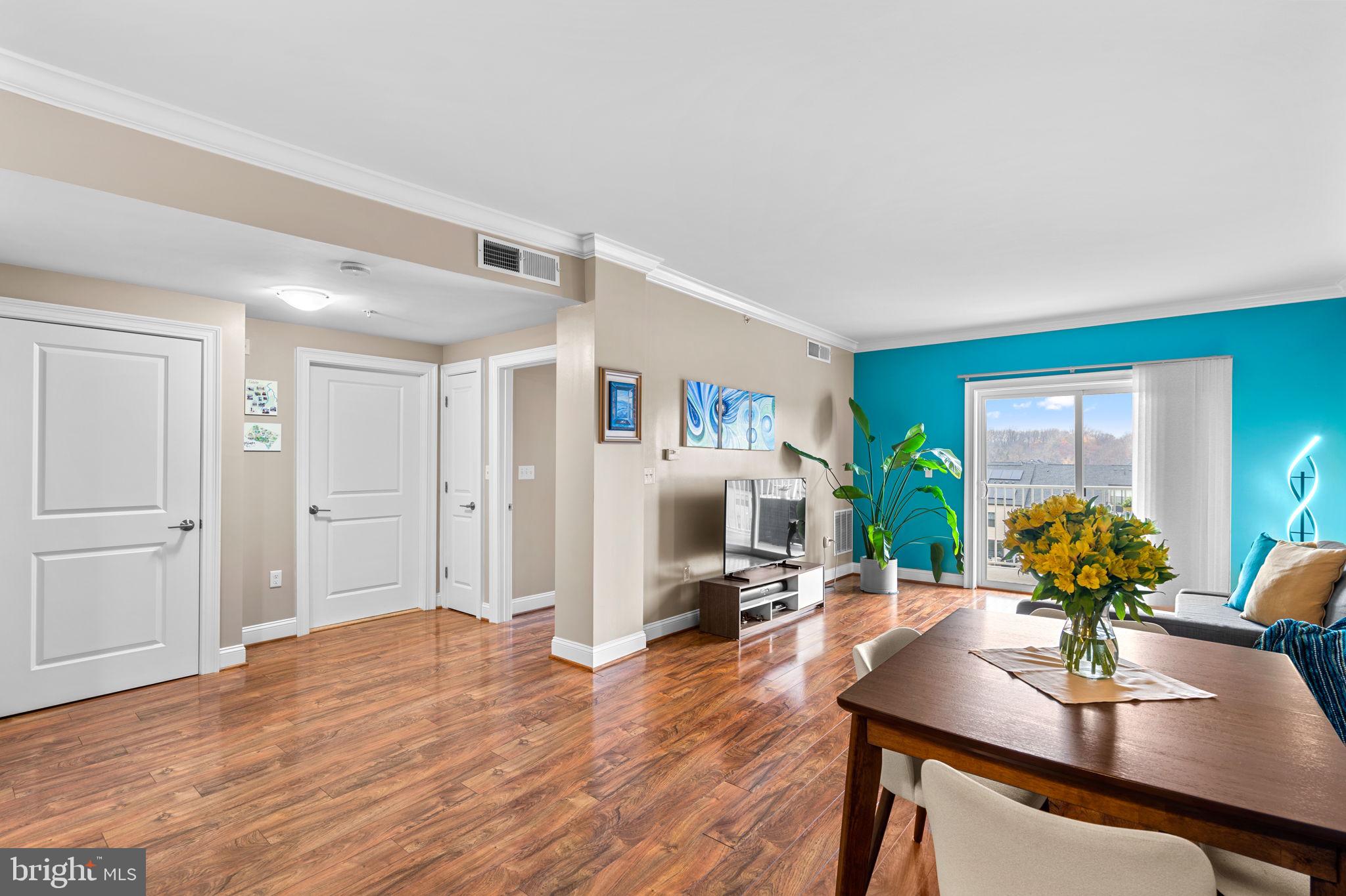 6301 Edsall Road, Unit 500 Alexandria, VA 22312 - Photo 9 of 30 a workspace with furniture and window