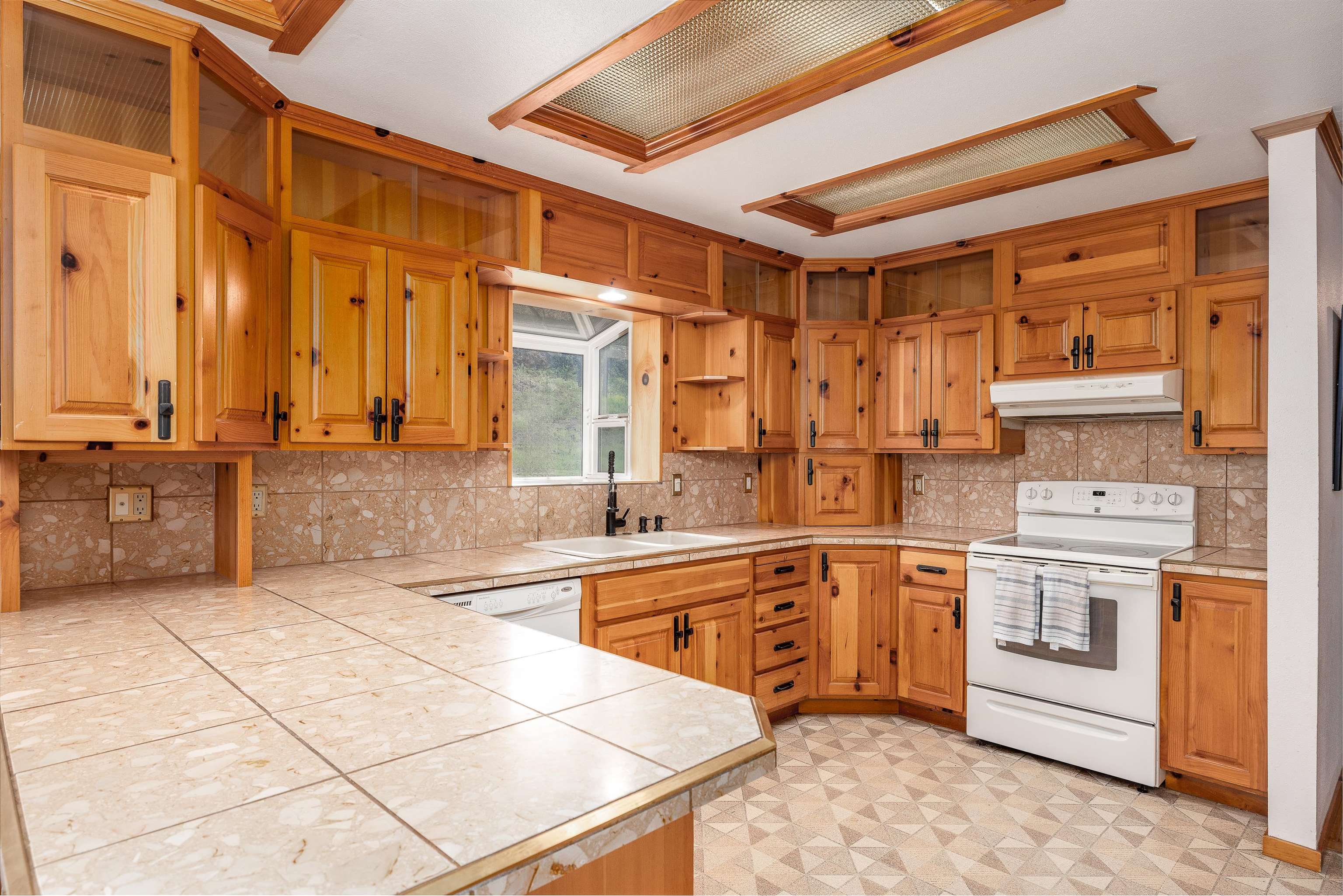 4411 West Pinto Road Cheney, WA 99004 - Photo 2 of 27