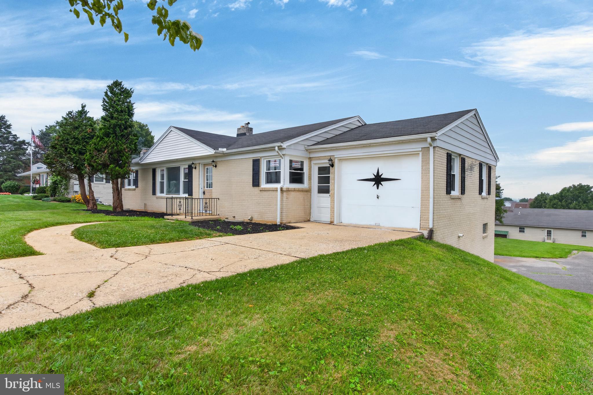 385 Manor Road Red Lion, PA 17356 - Photo 2 of 36 Gallery Image 2