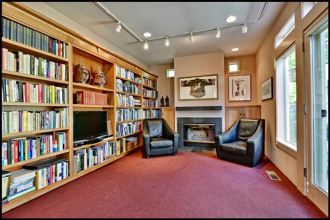 4860 Pioneer Road Medford, OR 97501 - Photo 11 of 29 Additional Photo