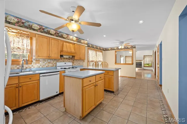 $364,900 | 1205 Antler Drive, Troy, IL 62294