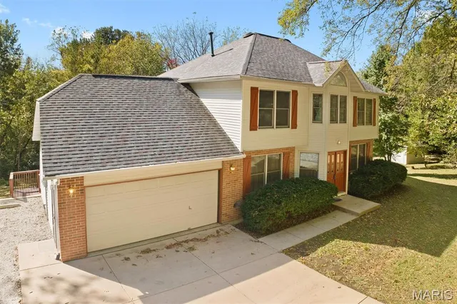 $364,900 | 1205 Antler Drive, Troy, IL 62294