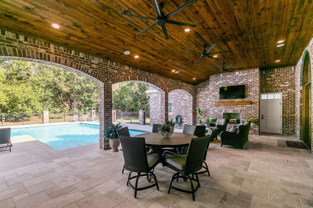 101 Kirk Lane Dothan, AL 36305 - Photo 59 of 93 Pool Dinning Room