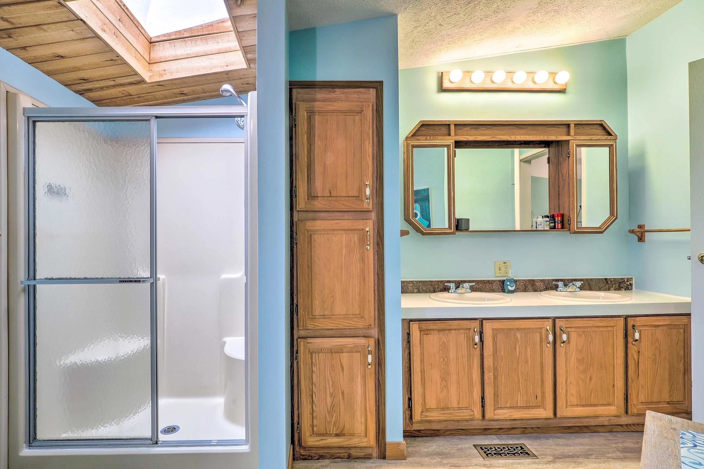 6705 Deepwater Point Road Williamsburg, MI 49690 - Photo 18 of 28