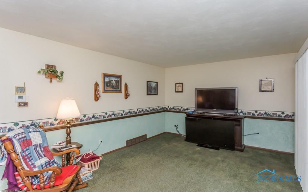 2253 Manoa Road Toledo, OH 43615 - Photo 3 of 33 Gallery Image 3