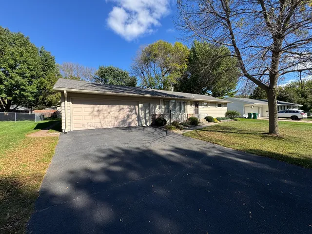 $289,900 | 1115 Swanhill Drive, Albert Lea, MN 56007