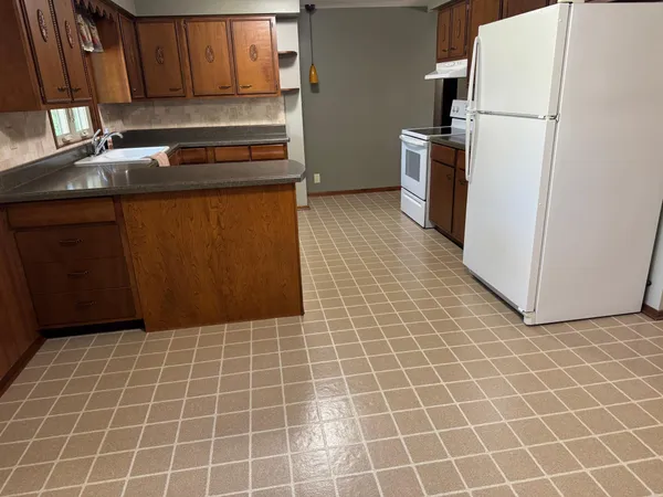 $289,900 | 1115 Swanhill Drive, Albert Lea, MN 56007