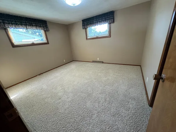 $289,900 | 1115 Swanhill Drive, Albert Lea, MN 56007