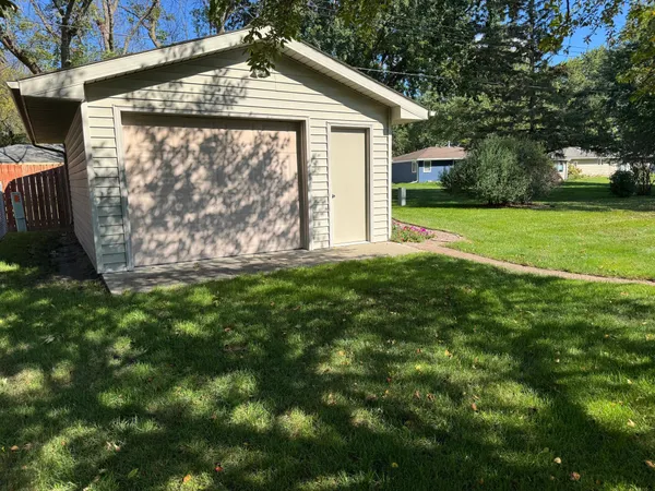 $289,900 | 1115 Swanhill Drive, Albert Lea, MN 56007