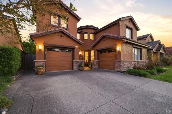 $1,033,116 | 1384 Birdie Drive, Windsor, CA 95492