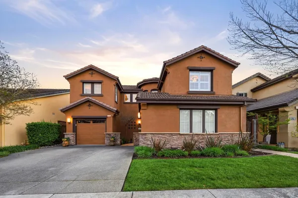 $1,033,116 | 1384 Birdie Drive, Windsor, CA 95492