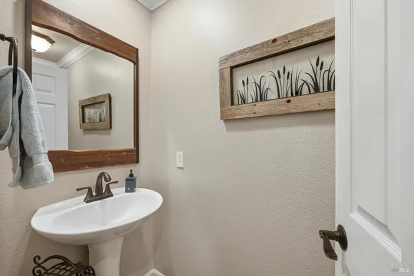 $1,033,116 | 1384 Birdie Drive, Windsor, CA 95492