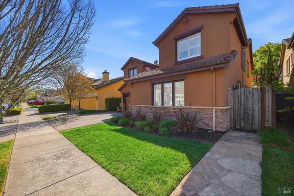 $1,033,116 | 1384 Birdie Drive, Windsor, CA 95492