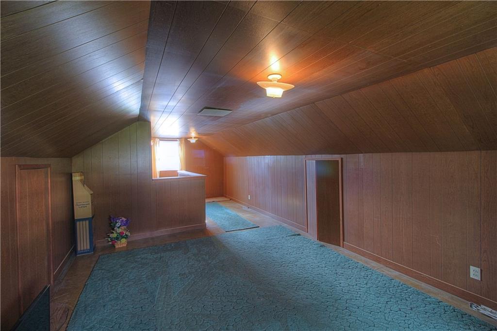 735 Beaver Street Rochester, PA 15074 - Photo 13 of 22 3rd Bedroom features walk-in-closet and lots of space!