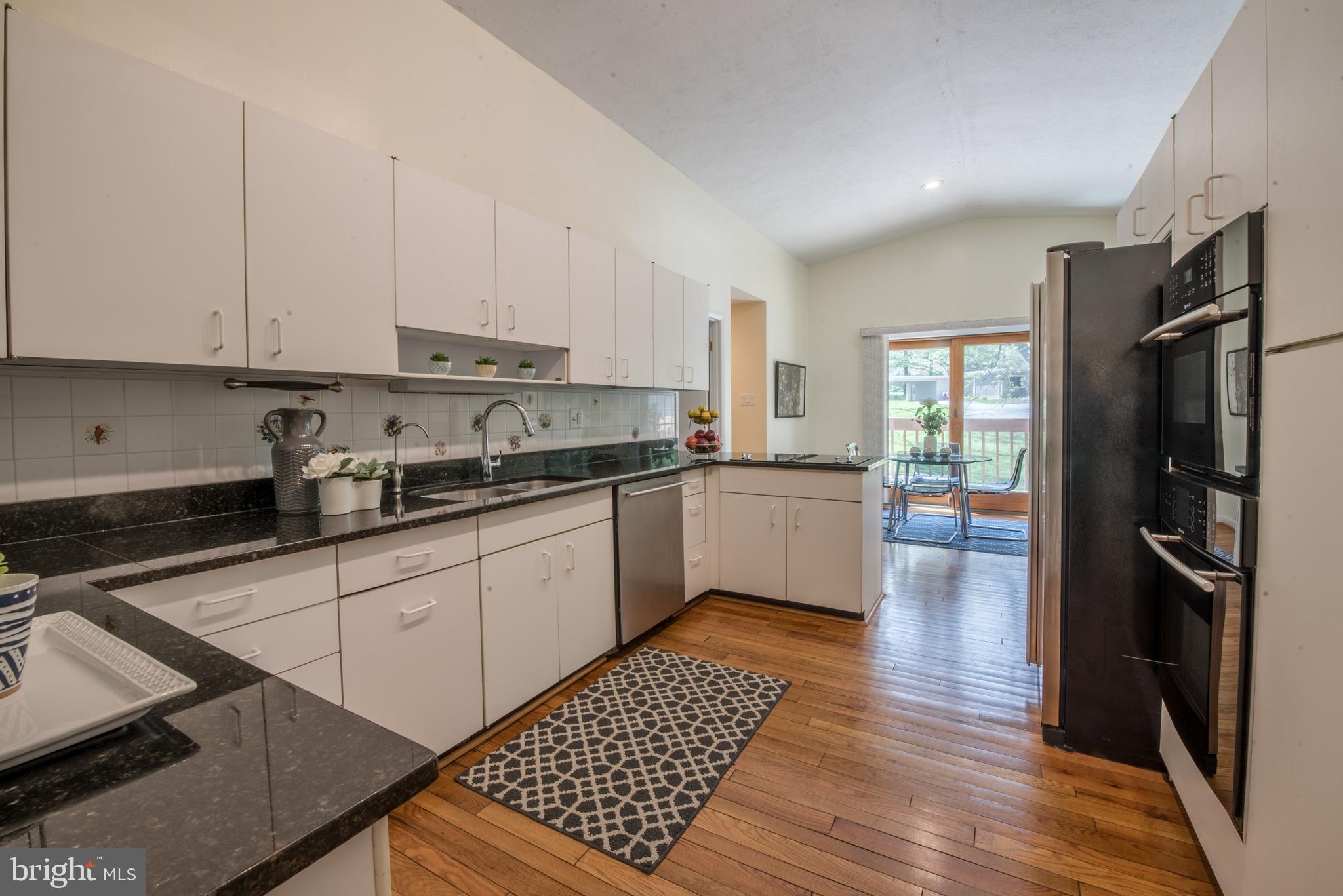 3500 Englemeade Road Baltimore, MD 21208 - Photo 7 of 35 KITCHEN