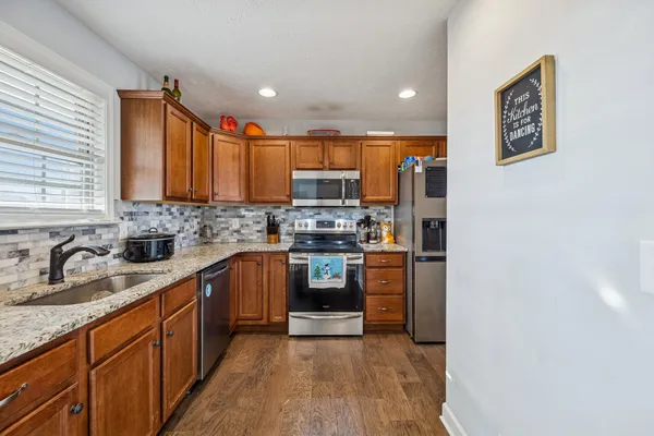 $374,999 | 2906 Dusenburg Drive, Christiana, TN 37037