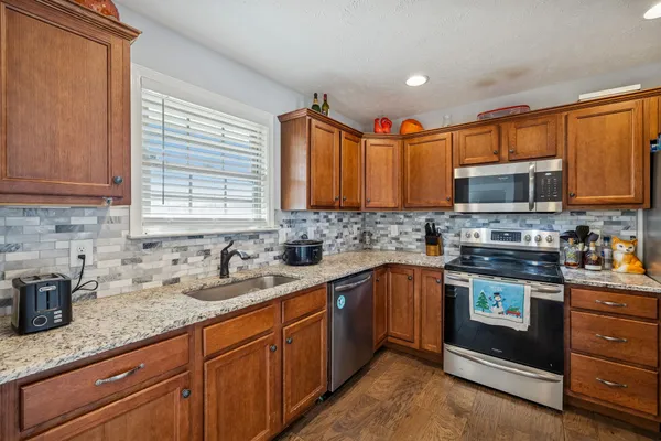 $374,999 | 2906 Dusenburg Drive, Christiana, TN 37037