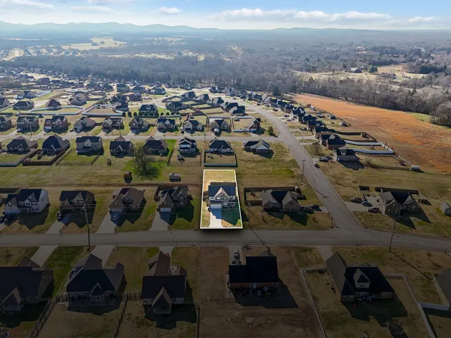 $379,999 | 2906 Dusenburg Drive, Christiana, TN 37037