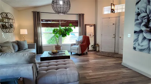 $2,300 | 723 Lady Diana Drive, Davenport, FL 33837