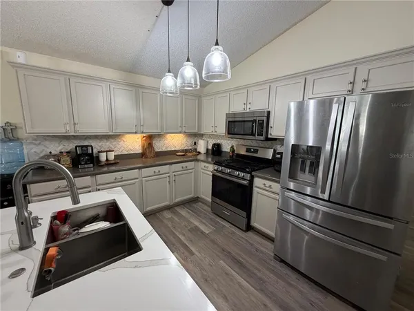 $2,300 | 723 Lady Diana Drive, Davenport, FL 33837