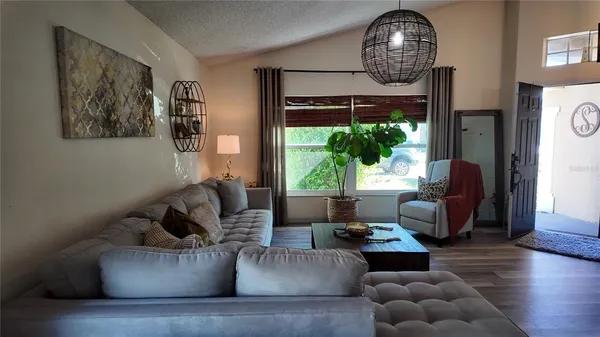 $2,300 | 723 Lady Diana Drive, Davenport, FL 33837