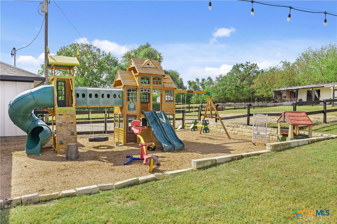 213 Beauchamp Road Dripping Springs, TX 78620 - Photo 35 of 40 Gallery Image 35