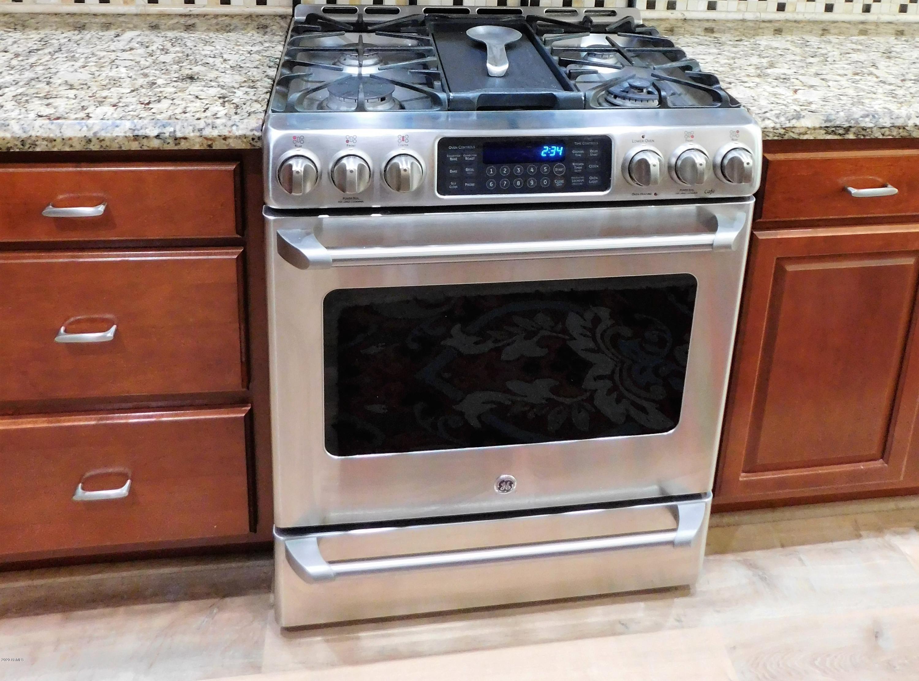 16213 West Berkeley Road Goodyear, AZ 85395 - Photo 4 of 23 newer Gas range2015