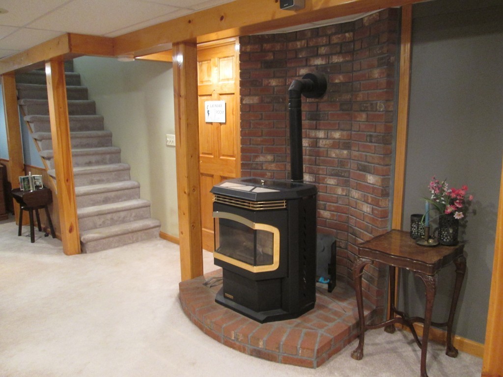 1045 Burnett Road Chicopee, MA 01020 - Photo 22 of 29 Gallery Image 22