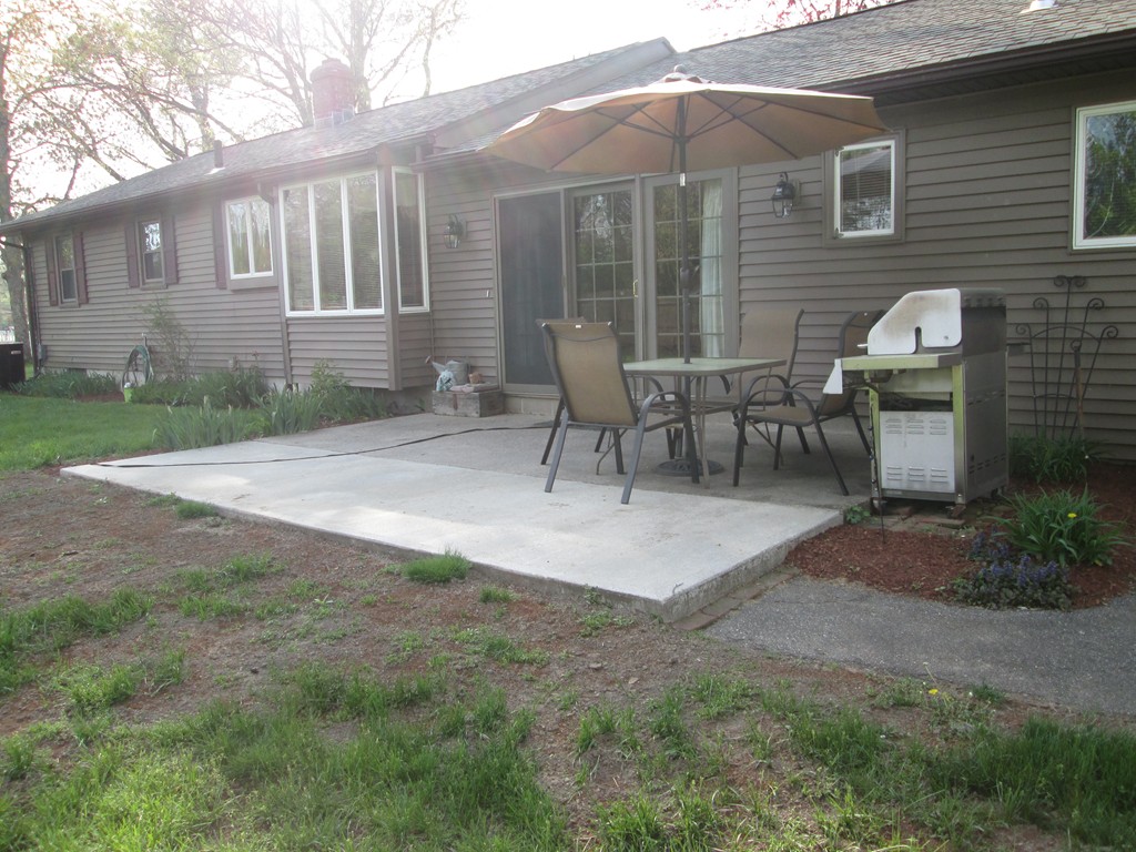 1045 Burnett Road Chicopee, MA 01020 - Photo 26 of 29 Gallery Image 26