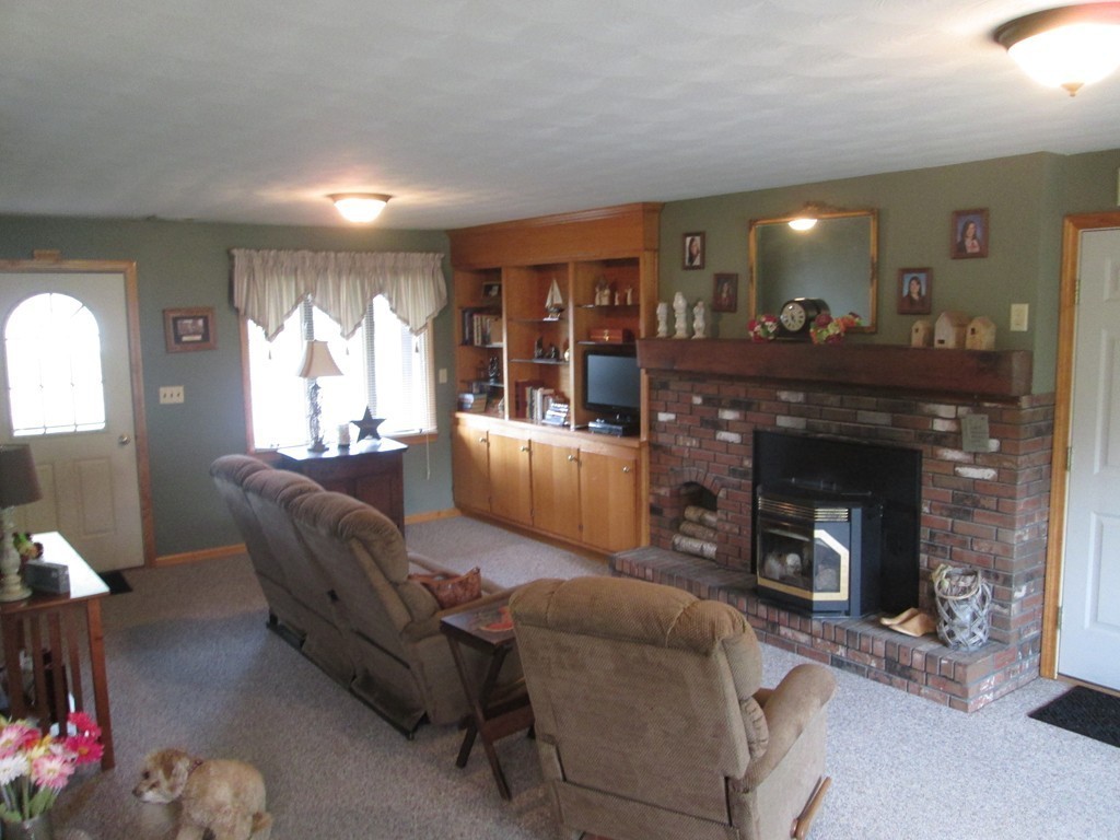 1045 Burnett Road Chicopee, MA 01020 - Photo 3 of 29 Gallery Image 3