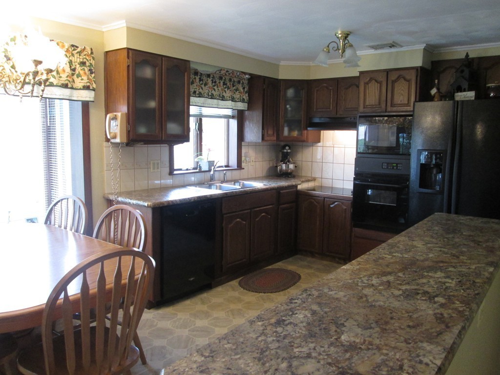 1045 Burnett Road Chicopee, MA 01020 - Photo 5 of 29 Gallery Image 5