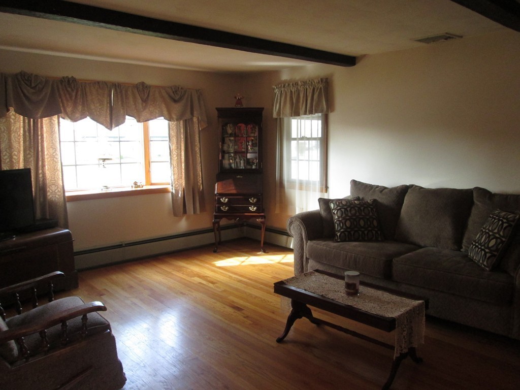 1045 Burnett Road Chicopee, MA 01020 - Photo 10 of 29 Gallery Image 10