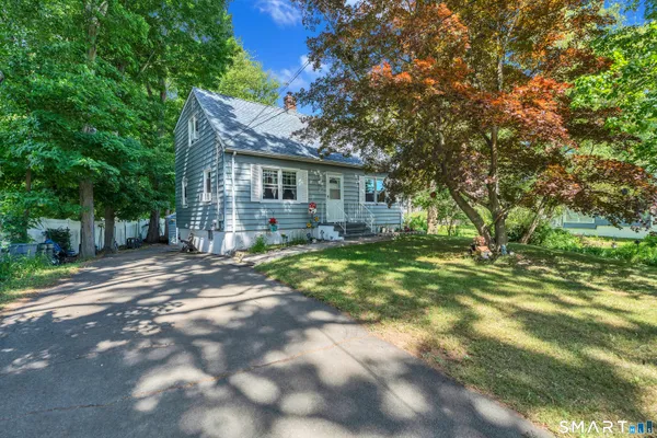 $439,900 | 211 Maple Avenue, North Haven, CT 06473