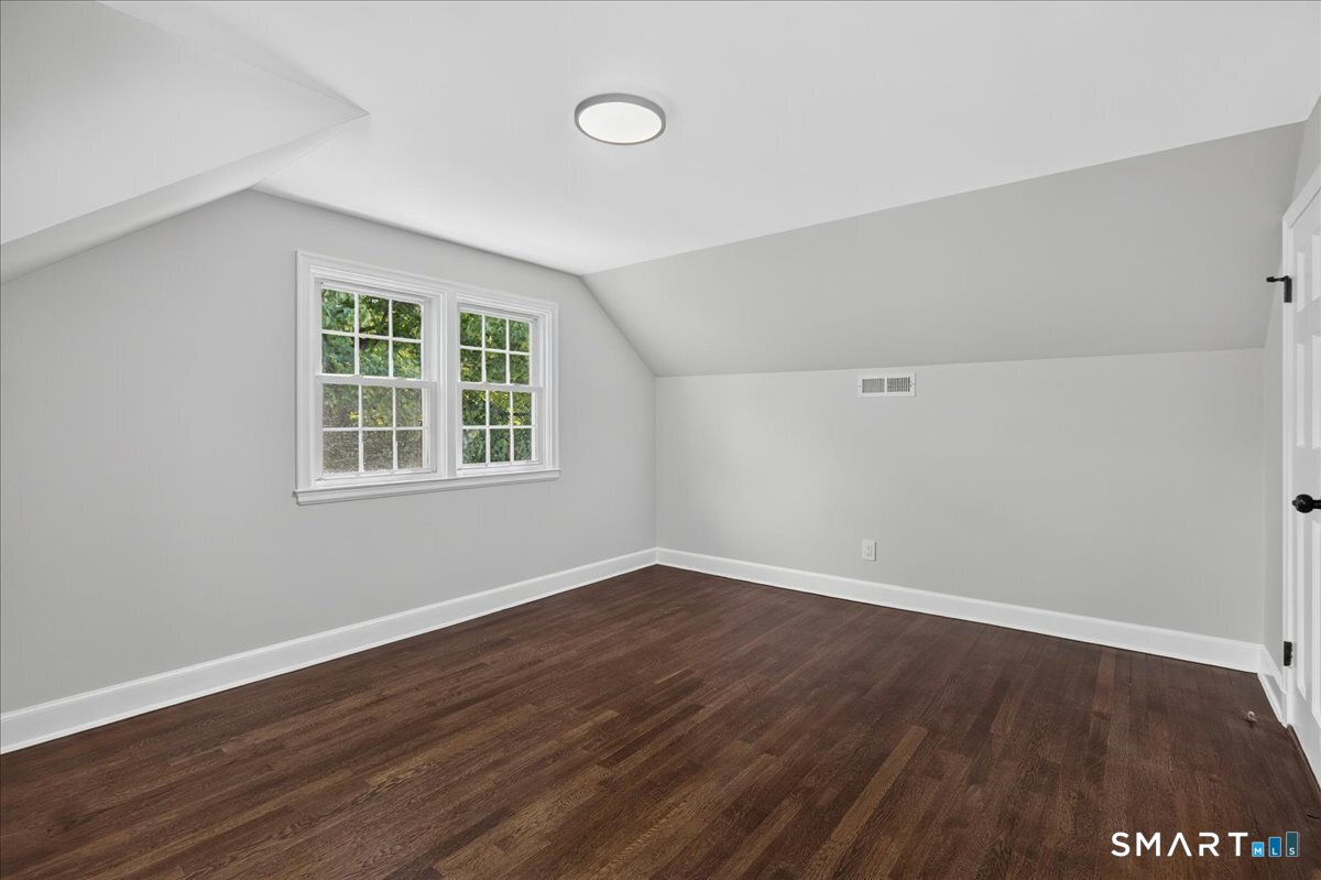 5 Lynmot Road Hamden, CT 06514 - Photo 16 of 33
