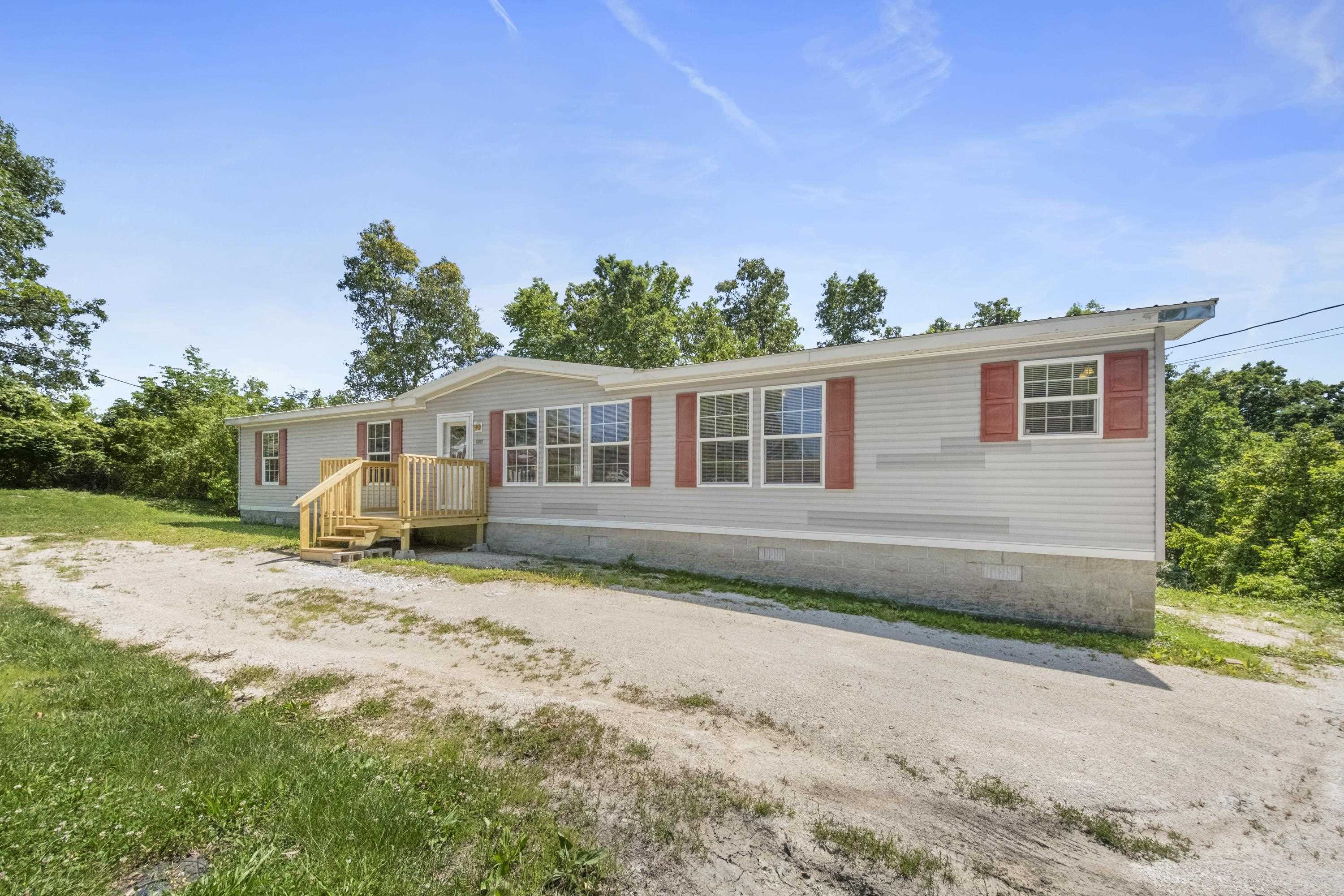 1938 Booth Quillen Road Ashland, KY 41102 - Photo 4 of 32 Gallery Image 4