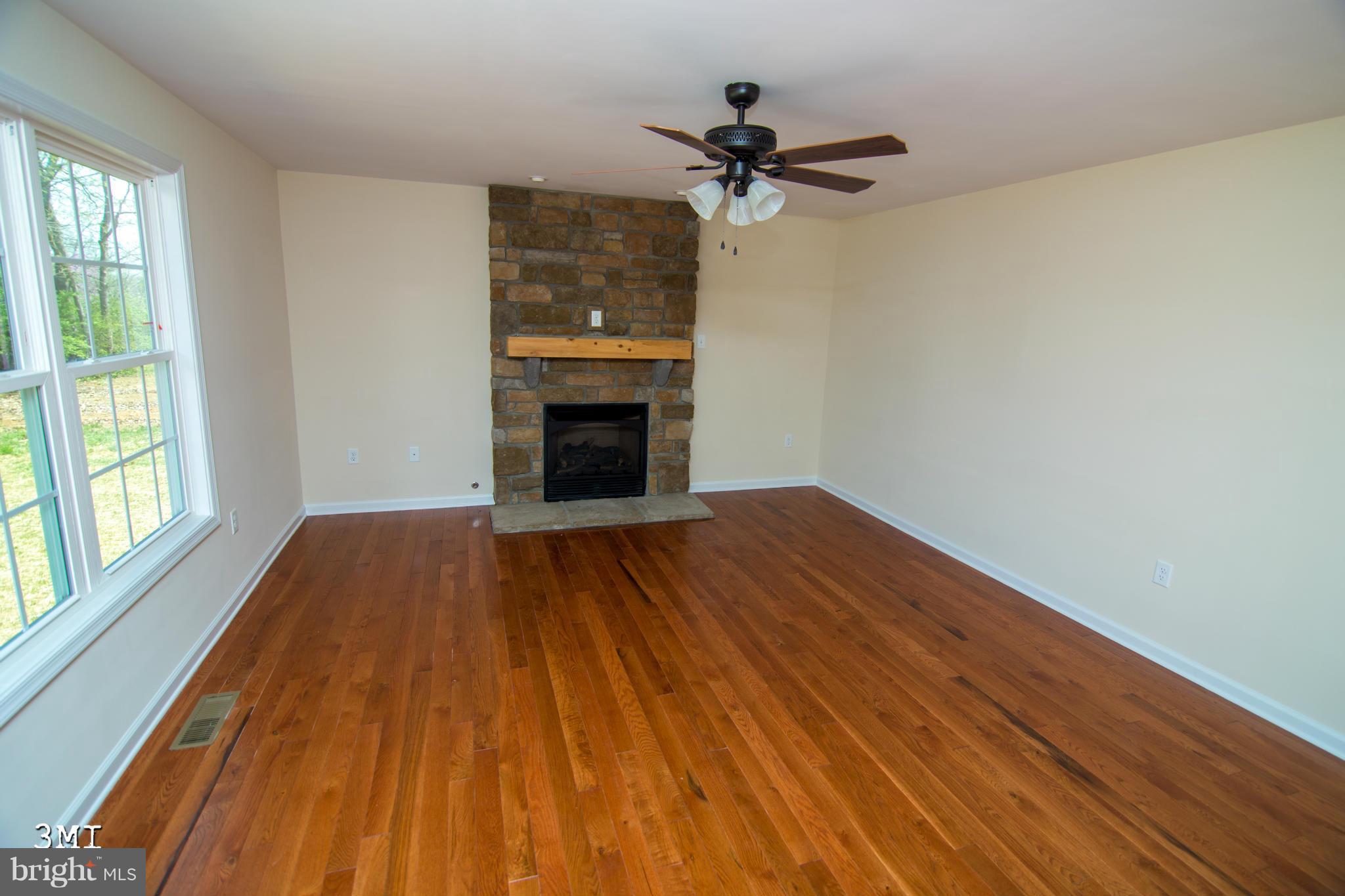 235 Hawick Road Inwood, WV 25428 - Photo 8 of 26 Family Room