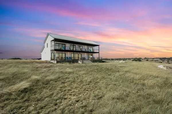 $679,000 | 300 Junker Hill Drive, Fredericksburg, TX 78624