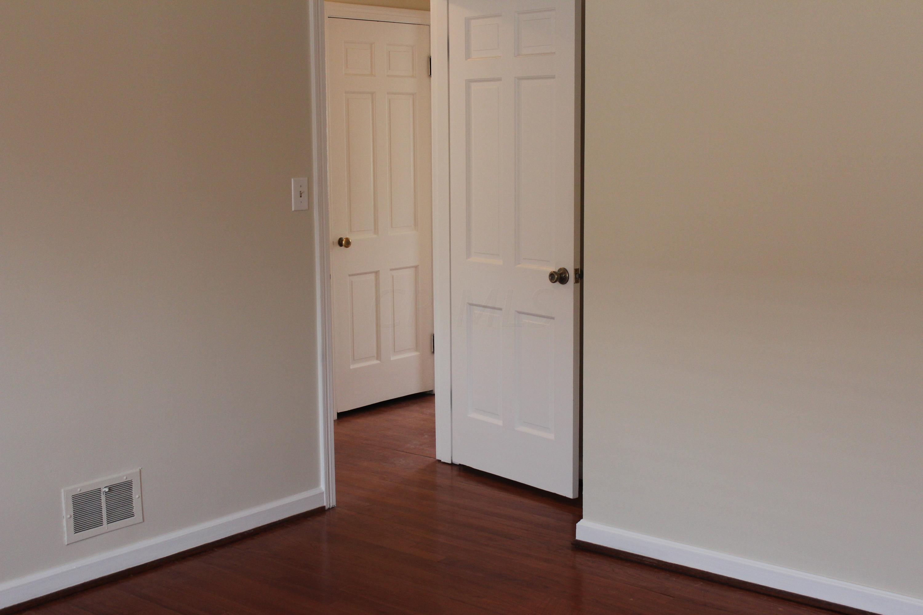 168 North Merkle Road Columbus, OH 43209 - Photo 15 of 29