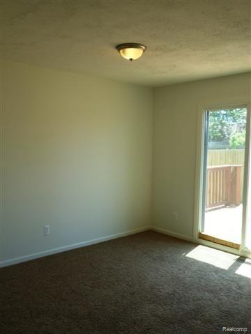 17960 Common Road Roseville, MI 48066 - Photo 6 of 9 7.jpg
