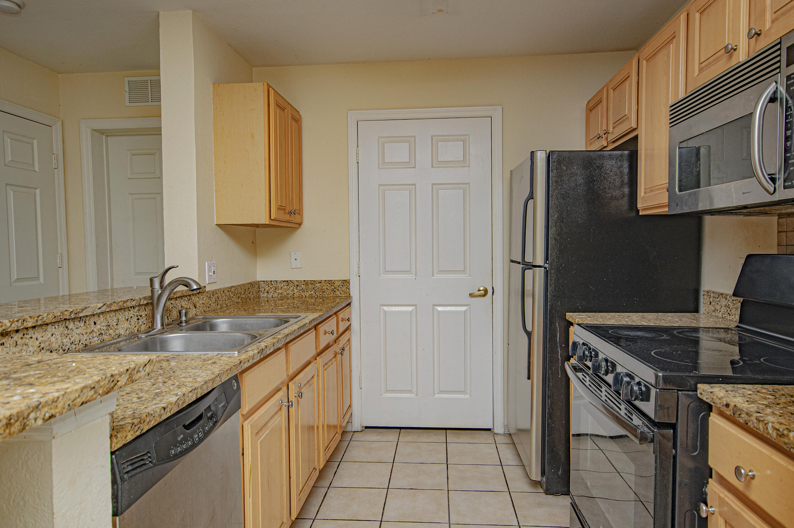 703 Lighthouse Road, Unit 703 Panama City Beach, FL 32407 - Photo 4 of 31 DSC_3852