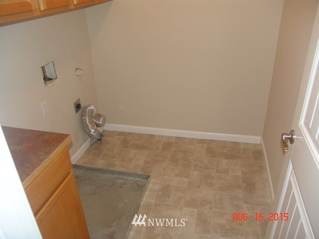 4216 Harris Road Southeast Port Orchard, WA 98366 - Photo 11 of 17 Gallery Image 11