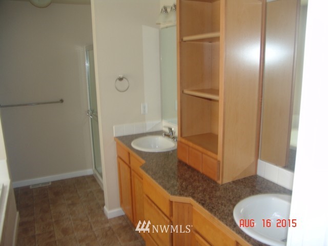 4216 Harris Road Southeast Port Orchard, WA 98366 - Photo 14 of 17 Gallery Image 14