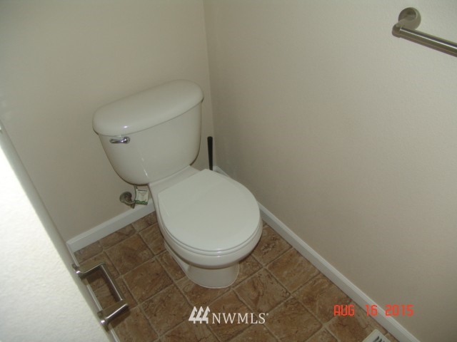 4216 Harris Road Southeast Port Orchard, WA 98366 - Photo 15 of 17 Gallery Image 15