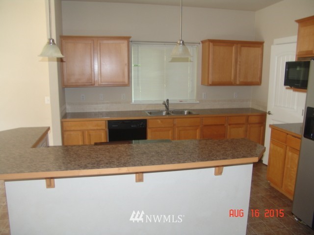 4216 Harris Road Southeast Port Orchard, WA 98366 - Photo 7 of 17 Gallery Image 7