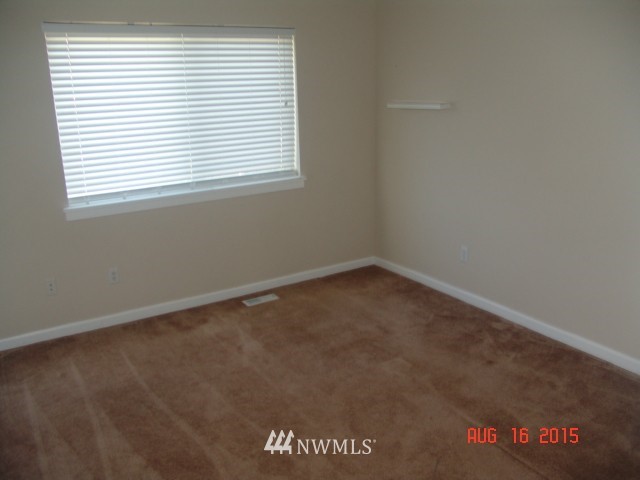 4216 Harris Road Southeast Port Orchard, WA 98366 - Photo 8 of 17 Gallery Image 8