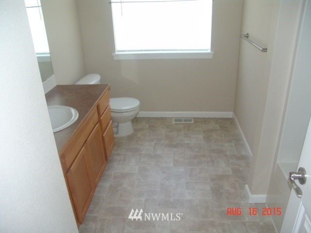 4216 Harris Road Southeast Port Orchard, WA 98366 - Photo 10 of 17 Gallery Image 10