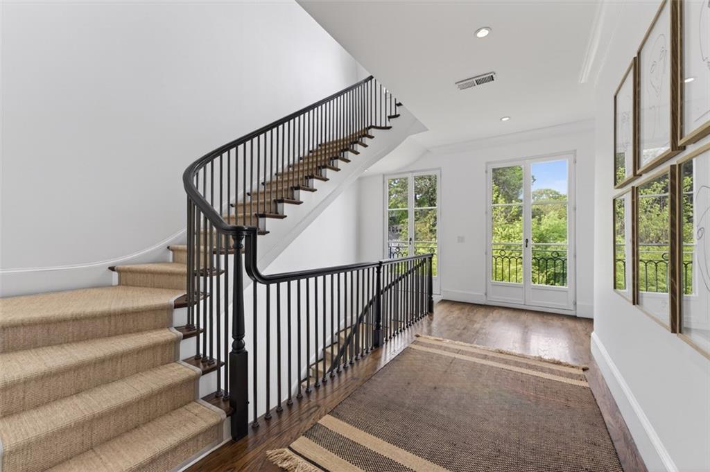 2288 Peachtree Road Northwest, Unit 4 Atlanta, GA 30309 - Photo 17 of 50 a view of entryway