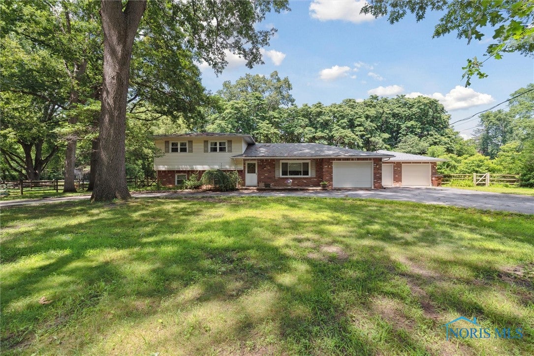 7948 Holstein Road Toledo, OH 43617 - Photo 3 of 39 Gallery Image 3