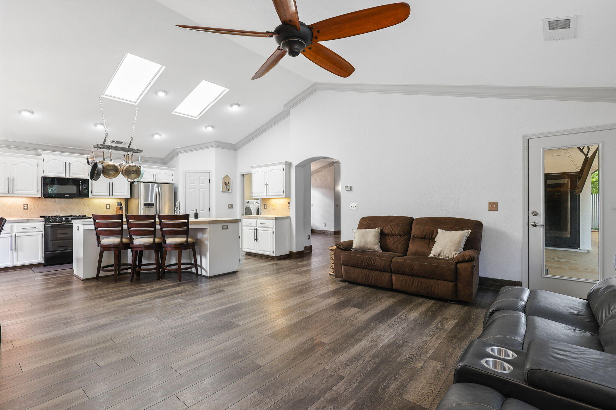 4845 Rising River Court Redding, CA 96002 - Photo 13 of 50 39-web-or-mls-8Q0A5399