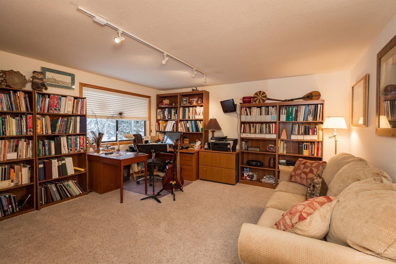 60370 Woodside Loop Bend, OR 97702 - Photo 12 of 25 Additional Photo